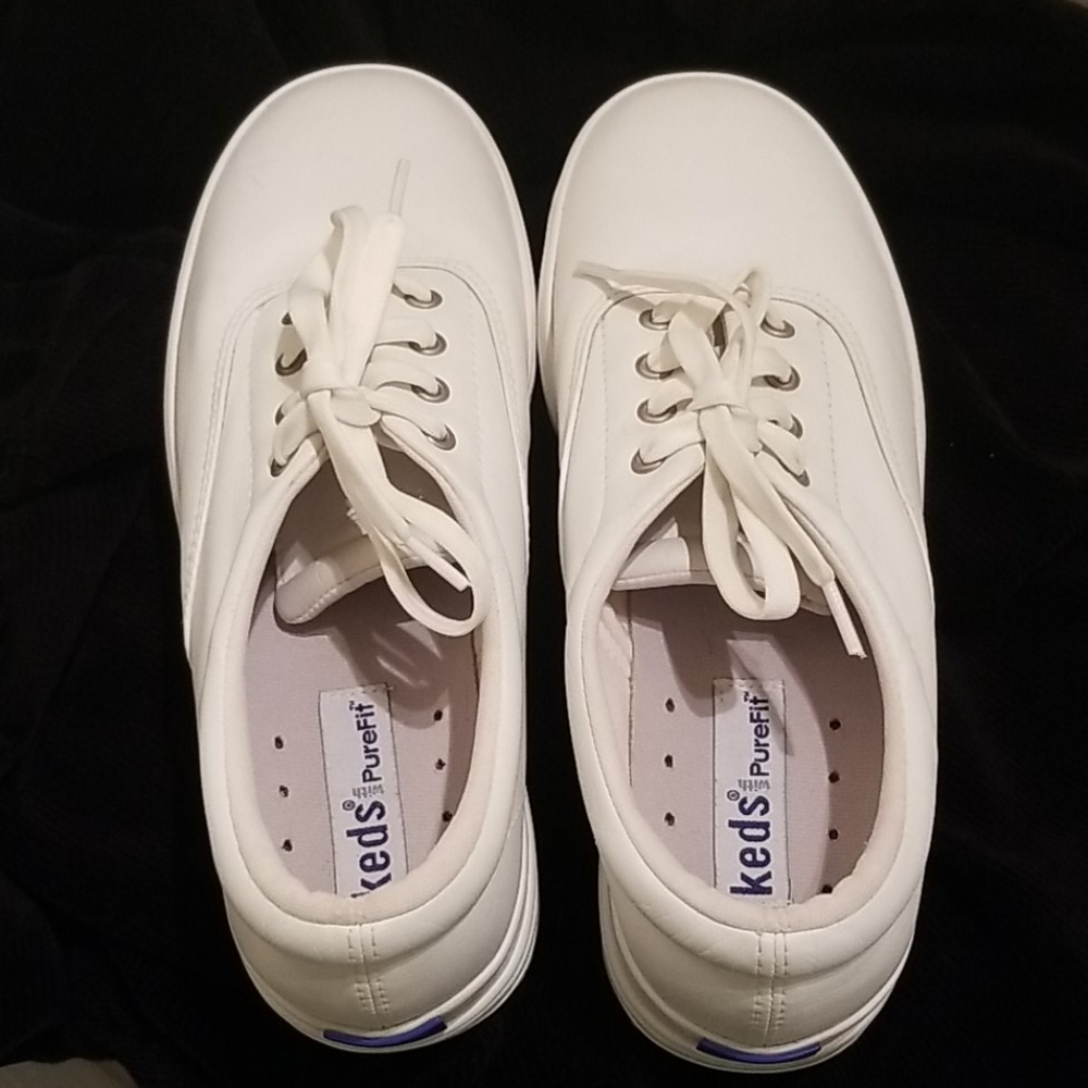 White keds pure fit. Like new